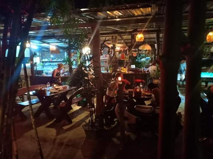 Apache Bar Haad Yao Hotel Kültér fotó